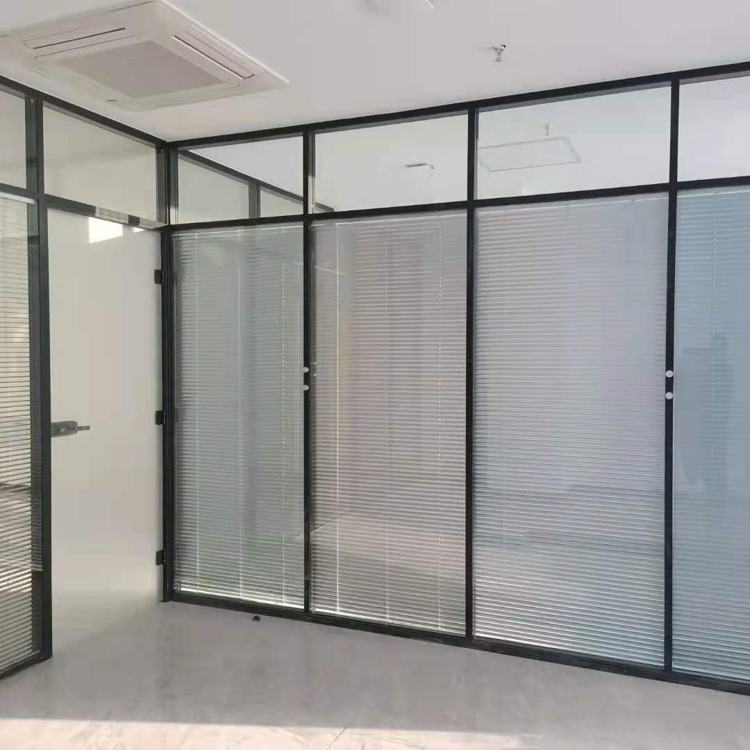 辦公室隔斷這么做，空間與美觀兼得！